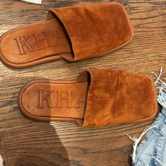 Slippers - Picture 1 of 2
